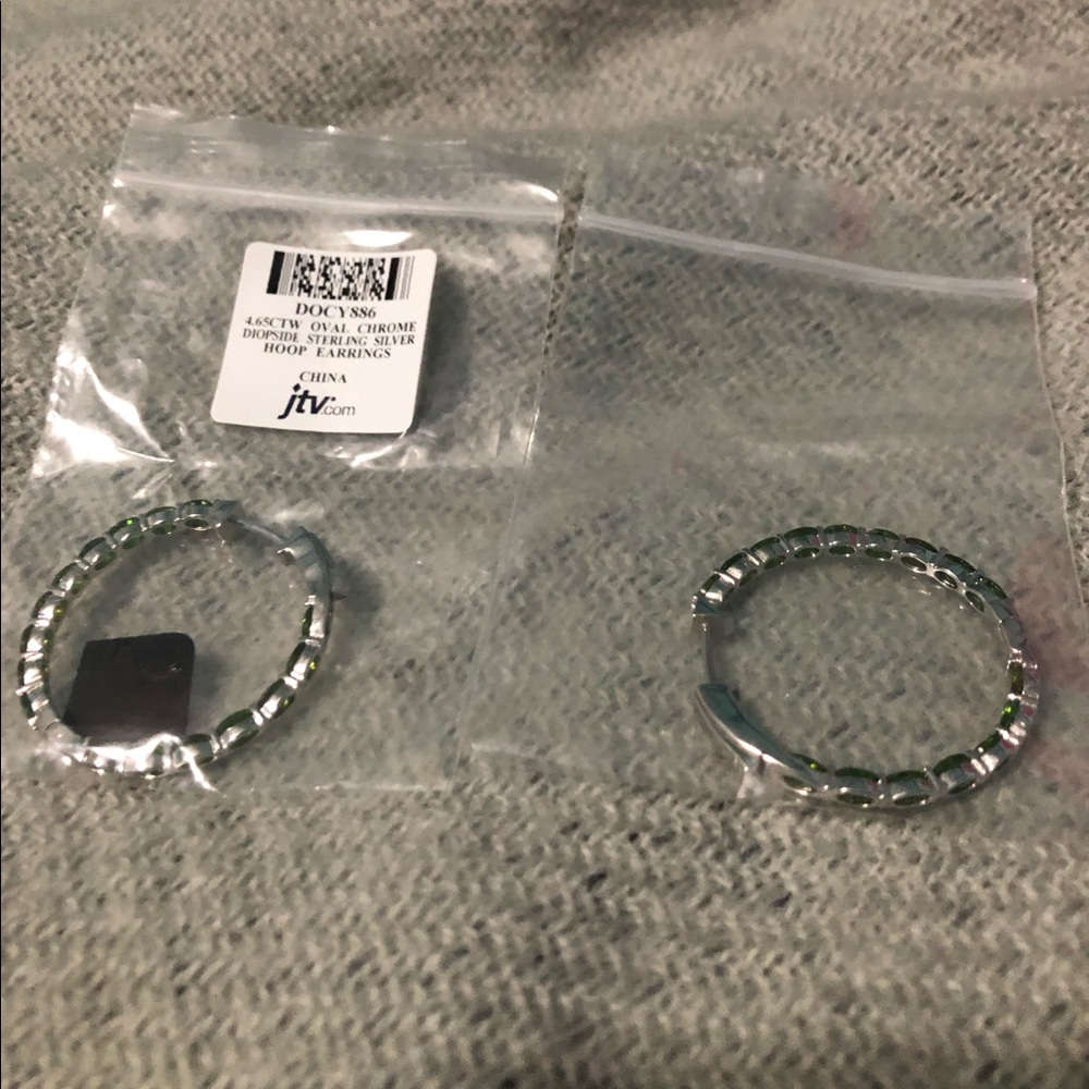 Women’s hoop earrings silver